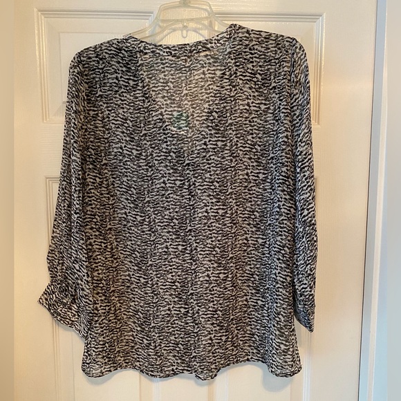 NWT ladies 41 Hawthorn He drip Animal Print sheer blouse - Picture 3 of 11
